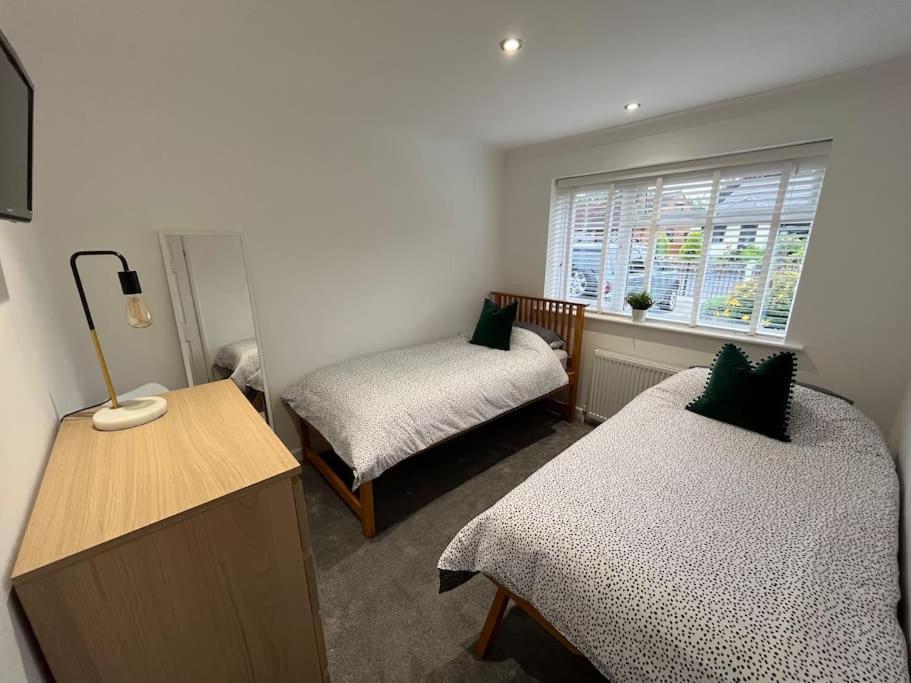 Idyllic Bungalow, Ideal Location In West Lancashire Burscough Buitenkant foto