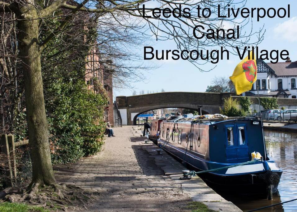 Idyllic Bungalow, Ideal Location In West Lancashire Burscough Buitenkant foto