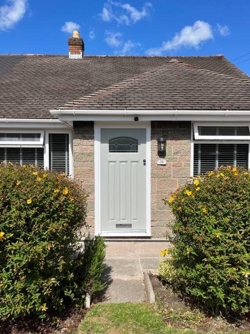 Idyllic Bungalow, Ideal Location In West Lancashire Burscough Buitenkant foto