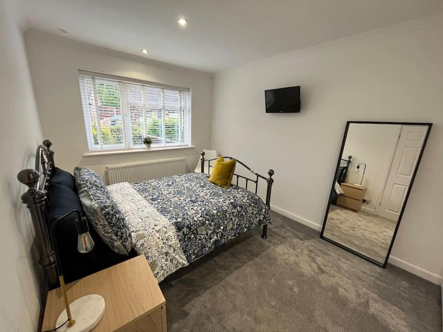Idyllic Bungalow, Ideal Location In West Lancashire Burscough Buitenkant foto