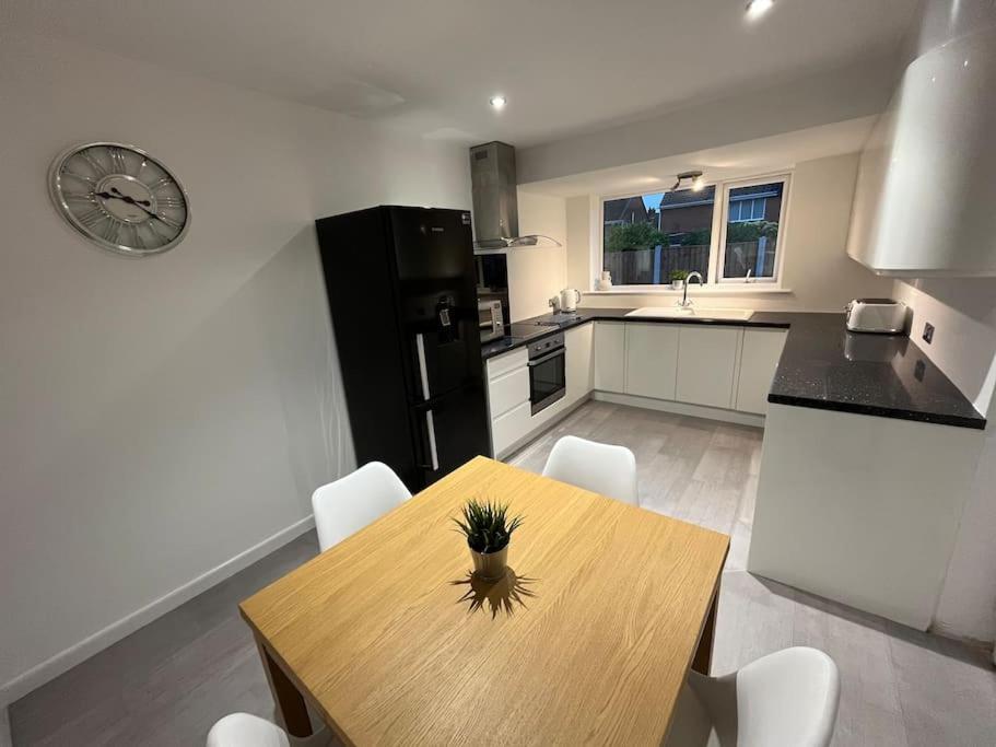 Idyllic Bungalow, Ideal Location In West Lancashire Burscough Buitenkant foto